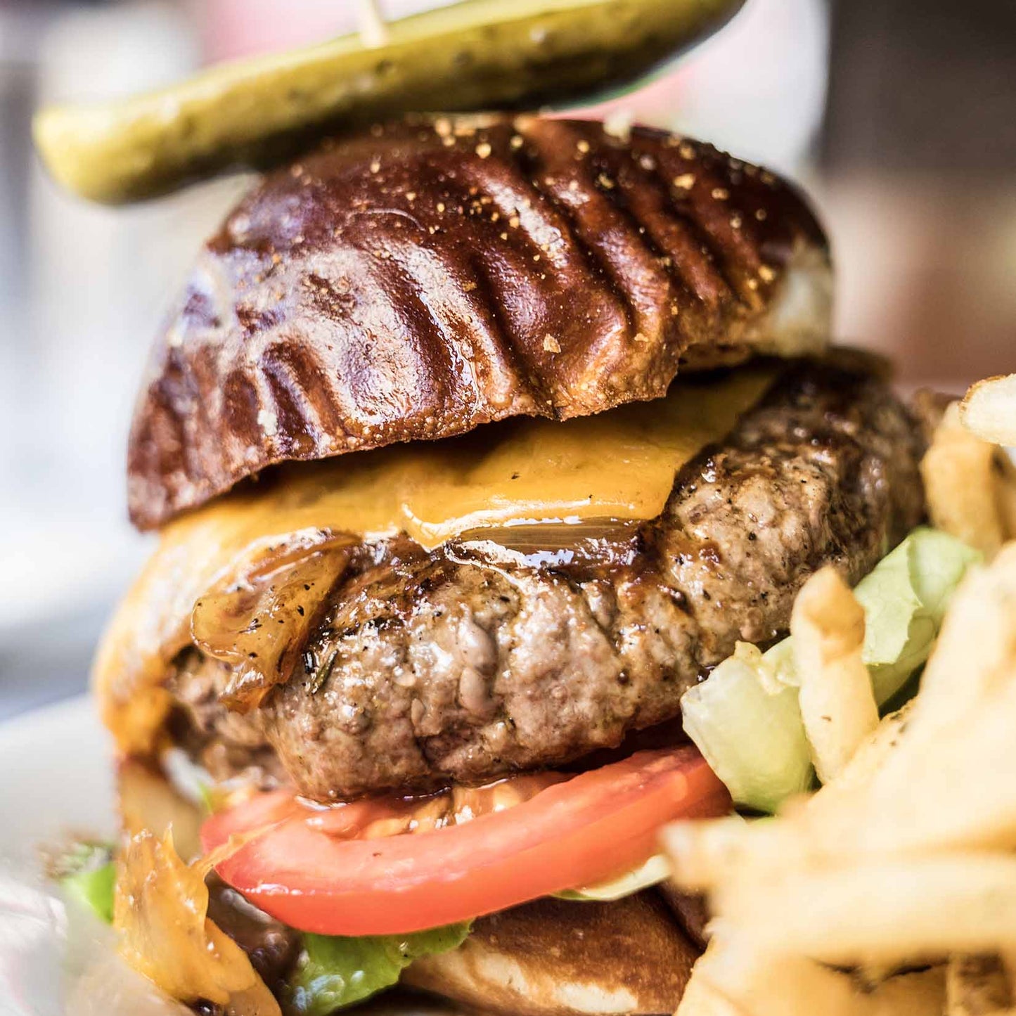 Juicy Gibsons Burger with Cheese